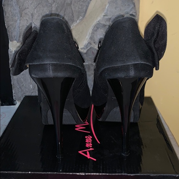 Anne Michelle Suede Peep Toe Pump, Size 8 - Picture 9 of 9